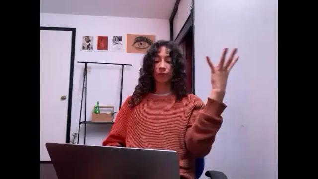 Image 3 of camille_delrey Stream on Chaturbate on 15 days ago