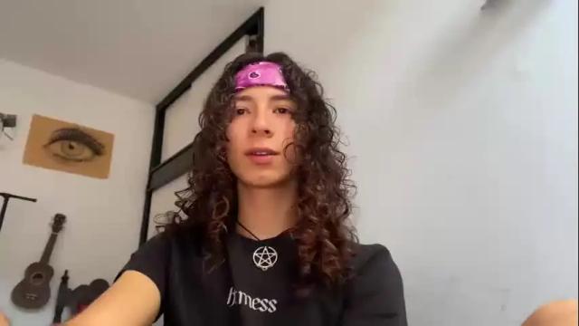Image 8 of camille_delrey Stream on Chaturbate on 7 days ago