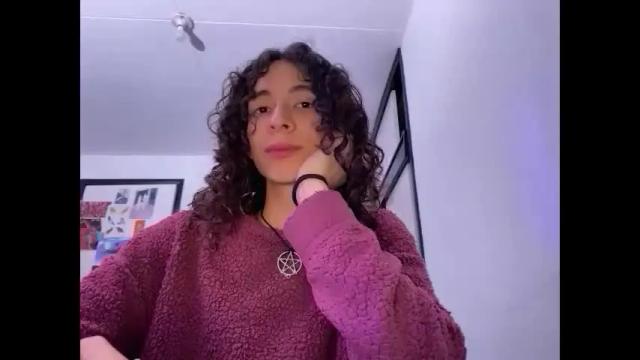 Image 8 of camille_delrey Stream on Chaturbate on 12 days ago