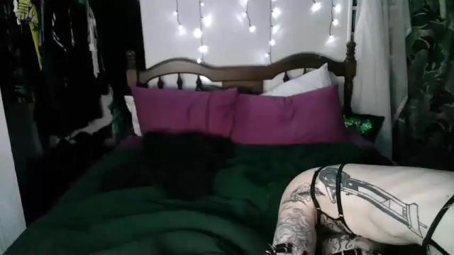 Image 7 of camille_deville Stream on Chaturbate on 15 months ago