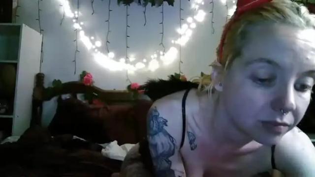 Image 10 of camille_deville Stream on Chaturbate on 14 months ago