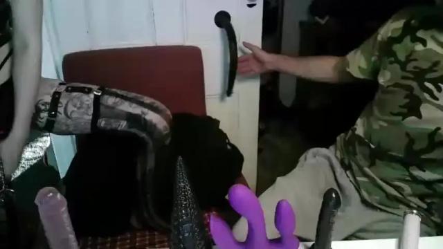Image 6 of camille_deville Stream on Chaturbate on 16 months ago