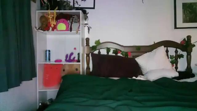 Image 3 of camille_deville Stream on Chaturbate on 15 months ago