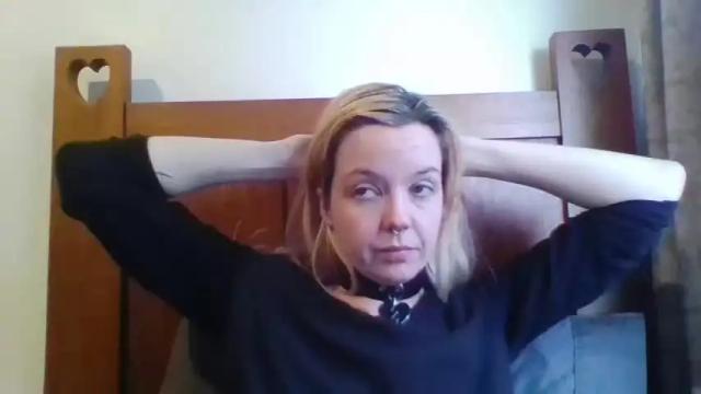 Image 7 of camille_deville Stream on Chaturbate on 15 months ago