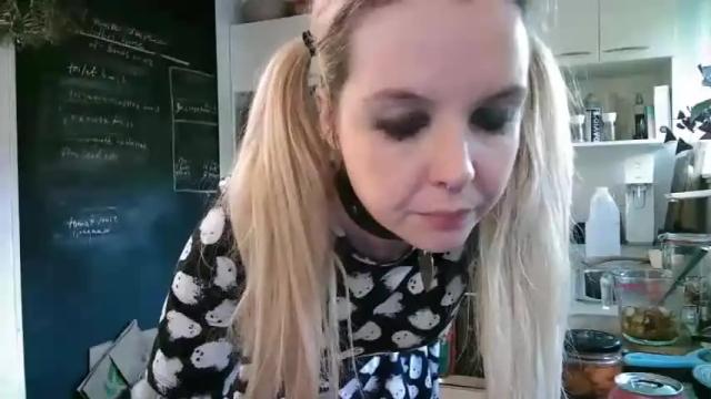 Image 8 of camille_deville Stream on Chaturbate on 14 months ago