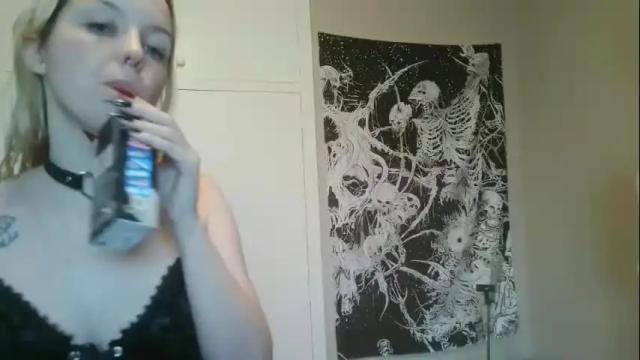 Image 2 of camille_deville Stream on Chaturbate on 1 month ago
