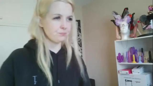 Image 2 of camille_deville Stream on Chaturbate on 21 days ago