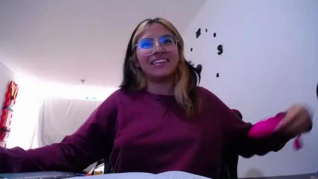 Image 11 of camille_rossee Stream on Chaturbate on 19 months ago