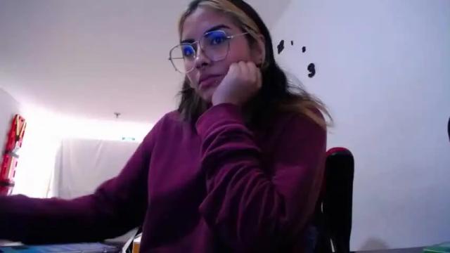 Image 12 of camille_rossee Stream on Chaturbate on 19 months ago