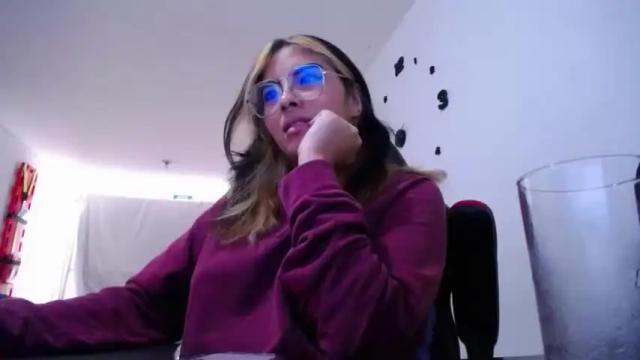 Image 2 of camille_rossee Stream on Chaturbate on 19 months ago