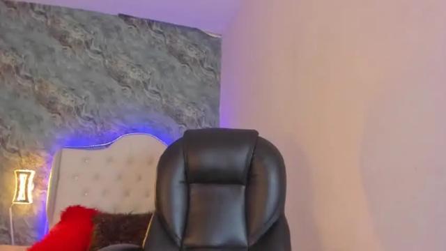 Image 4 of camillen_pettid Stream on Chaturbate on 12 months ago