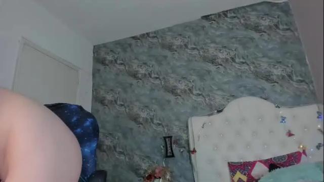 Image 2 of camillen_pettid Stream on Chaturbate on 18 days ago