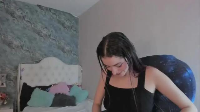 Image 7 of camillen_pettid Stream on Chaturbate on 10 days ago