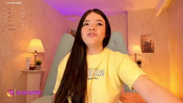 Image 7 of cammiefoals Stream on Chaturbate on 18 months ago