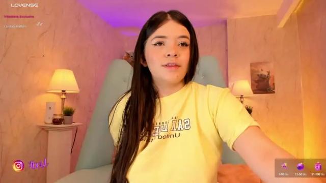 Image 8 of cammiefoals Stream on Chaturbate on 18 months ago