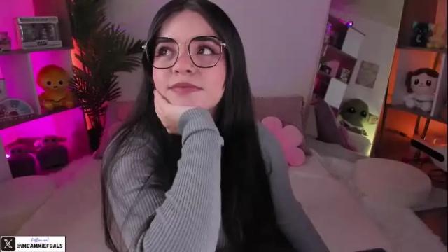 Image 2 of cammiefoalss Stream on Chaturbate on 1 month ago