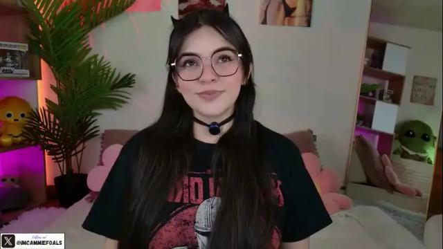 Image 2 of cammiefoalss Stream on Chaturbate on 1 month ago