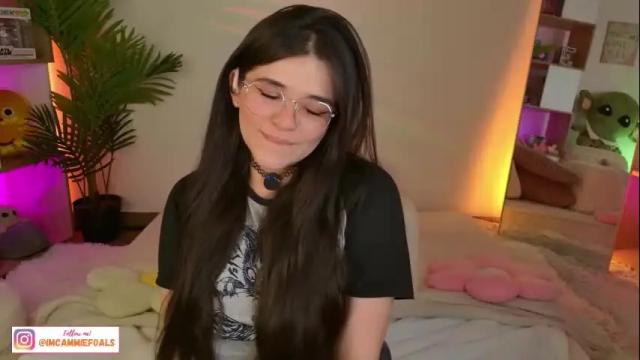 Image 2 of cammiefoalss Stream on Chaturbate on 1 month ago