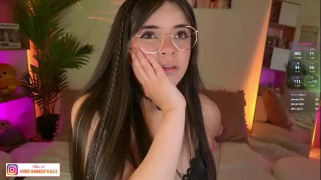 Image 3 of cammiefoalss Stream on Chaturbate on 1 month ago