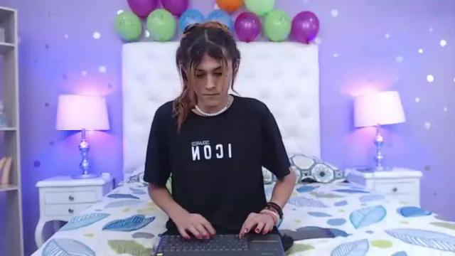 Image 12 of campanita_and_dan Stream on Chaturbate on 16 months ago