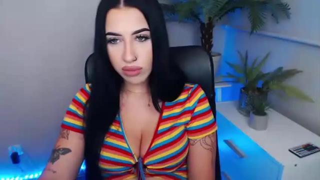Image 3 of camrobyn Stream on Chaturbate on 20 months ago