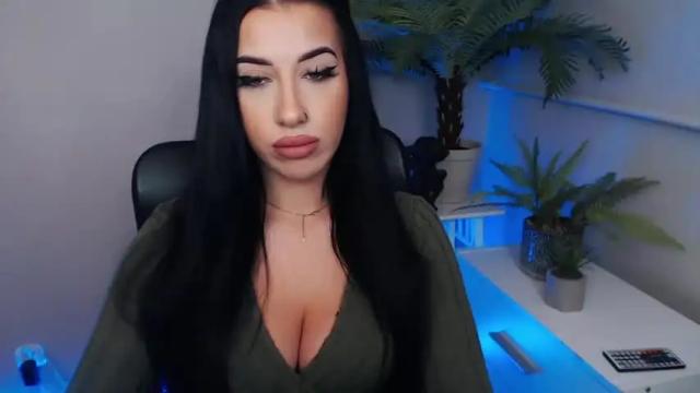 Image 10 of camrobyn Stream on Chaturbate on 19 months ago