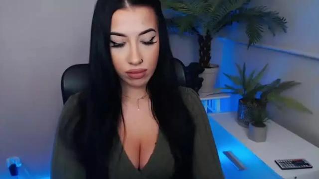 Image 11 of camrobyn Stream on Chaturbate on 19 months ago