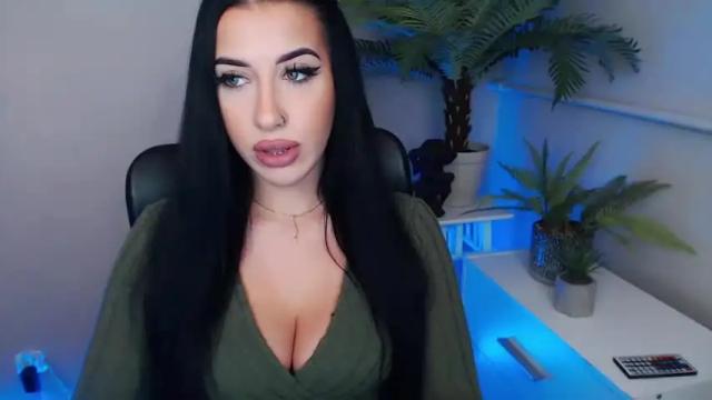 Image 7 of camrobyn Stream on Chaturbate on 19 months ago