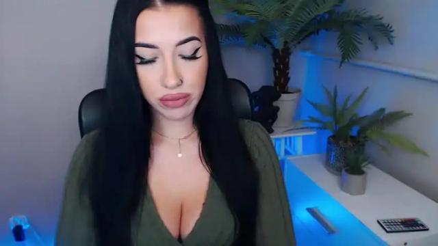Image 8 of camrobyn Stream on Chaturbate on 19 months ago