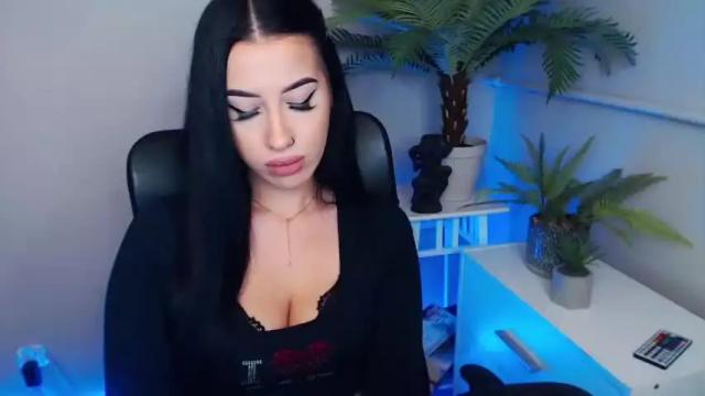 Image 7 of camrobyn Stream on Chaturbate on 19 months ago
