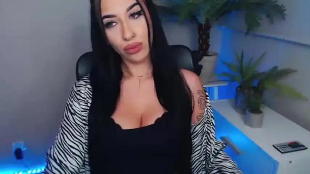 Image 11 of camrobyn Stream on Chaturbate on 19 months ago