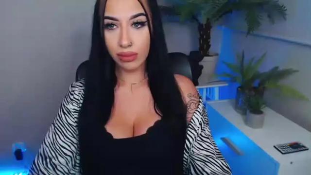 Image 12 of camrobyn Stream on Chaturbate on 19 months ago