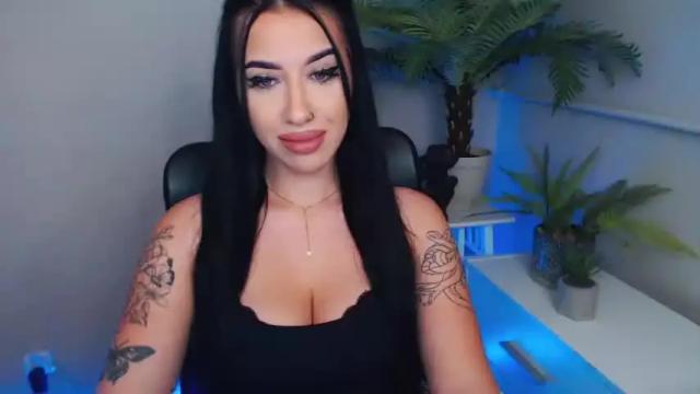 Image 4 of camrobyn Stream on Chaturbate on 19 months ago