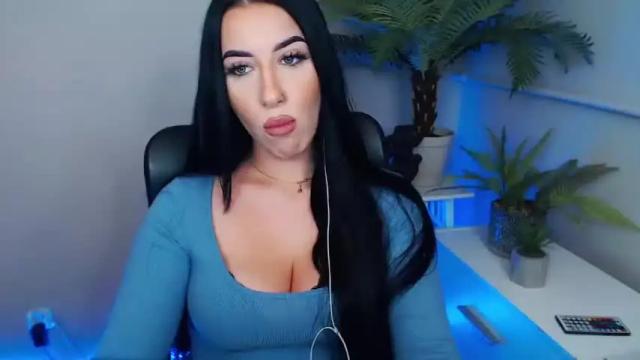 Image 11 of camrobyn Stream on Chaturbate on 19 months ago