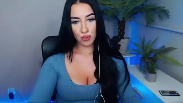 Image 12 of camrobyn Stream on Chaturbate on 19 months ago