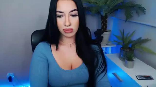 Image 2 of camrobyn Stream on Chaturbate on 19 months ago