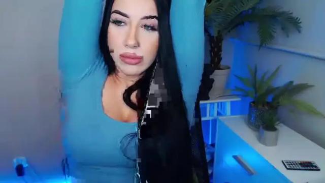 Image 8 of camrobyn Stream on Chaturbate on 19 months ago