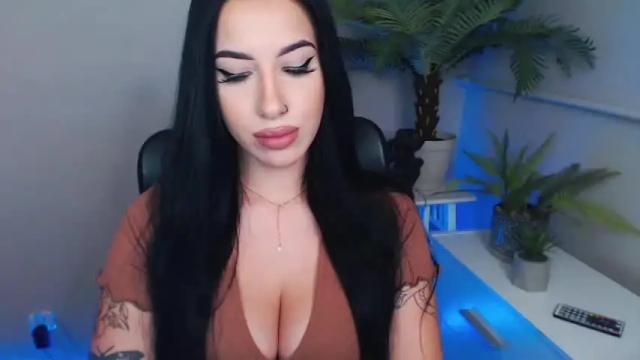Image 12 of camrobyn Stream on Chaturbate on 19 months ago