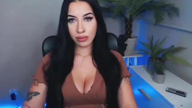 Image 3 of camrobyn Stream on Chaturbate on 19 months ago