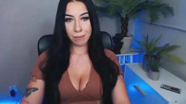 Image 4 of camrobyn Stream on Chaturbate on 19 months ago