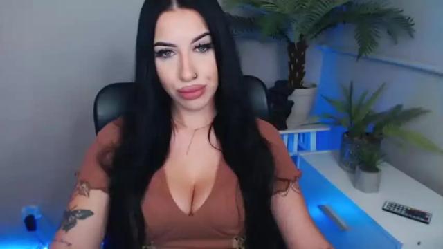 Image 6 of camrobyn Stream on Chaturbate on 19 months ago