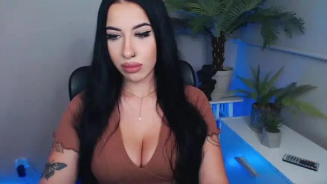 Image 7 of camrobyn Stream on Chaturbate on 19 months ago