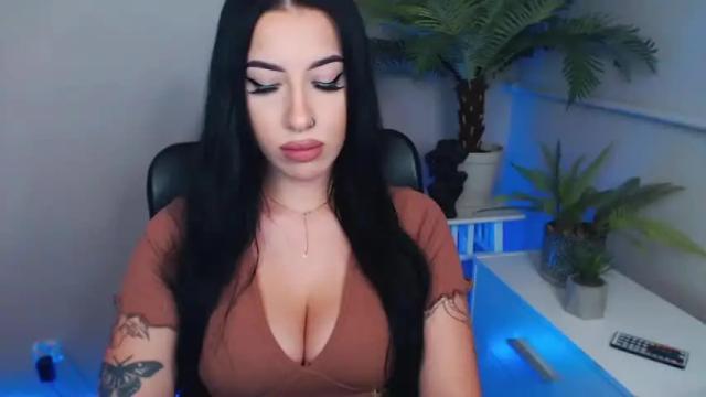 Image 8 of camrobyn Stream on Chaturbate on 19 months ago