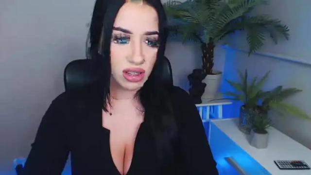 Image 10 of camrobyn Stream on Chaturbate on 19 months ago