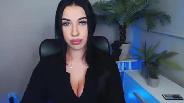 Image 12 of camrobyn Stream on Chaturbate on 19 months ago