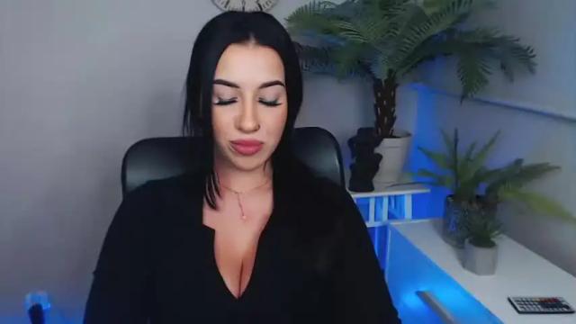 Image 6 of camrobyn Stream on Chaturbate on 19 months ago