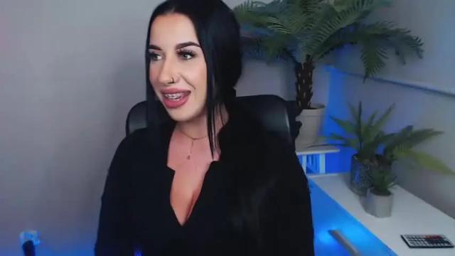 Image 8 of camrobyn Stream on Chaturbate on 19 months ago