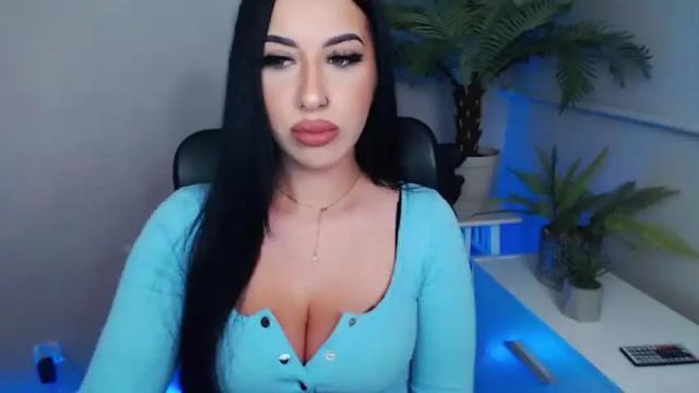 Image 6 of camrobyn Stream on Chaturbate on 19 months ago