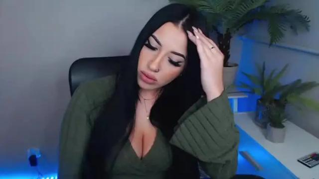 Image 11 of camrobyn Stream on Chaturbate on 19 months ago