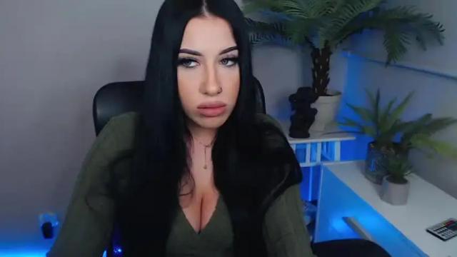 Image 8 of camrobyn Stream on Chaturbate on 19 months ago